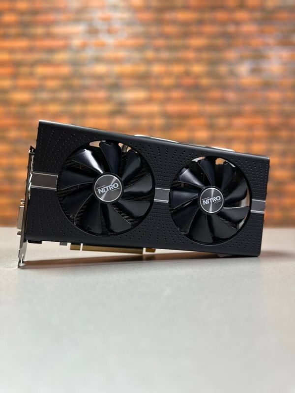Дискретна відеокарта Sapphire Radeon RX 570 Nitro+, 8 GB GDDR5, 256-bit / 1x DVI, 2x HDMI, 2x DisplayPort / (11266-09-20G) б/в - зображення 2