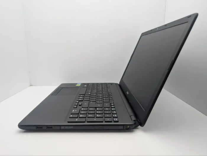 Ноутбук Acer Aspire E1-570G / 15.6" (1366x768) TN / Intel Core i3-3217U (2 (4) ядра по 1.8 GHz) / 8 GB DDR3 / 1000 GB HDD / nVidia GeForce GT 740M, 2 GB GDDR3, 64-bit / WebCam / DVD-ROM б/в - зображення 5
