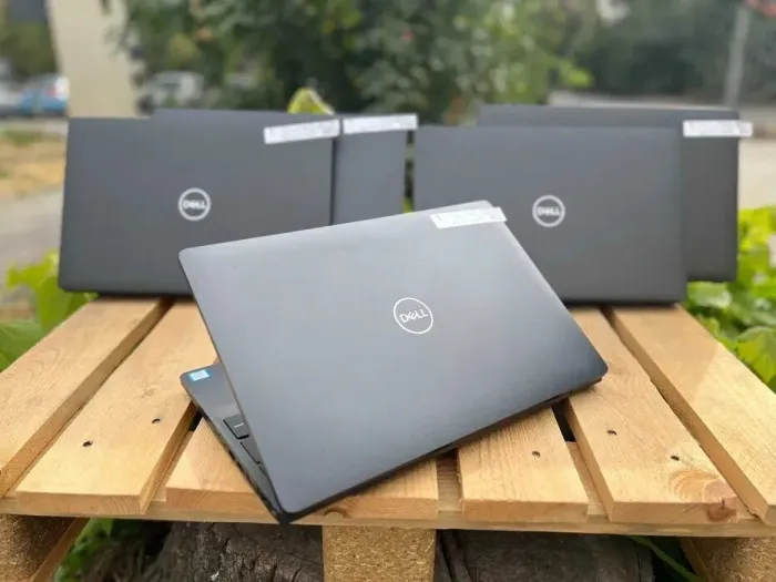 Ультрабук Dell Latitude 5500 / 15.6" (1920x1080) IPS / Intel Core i5-8265U (4 (8) ядра по 1.6 - 3.9 GHz) / 8 GB DDR4 / 256 GB SSD / Intel UHD Graphics 620 / WebCam б/в - зображення 6