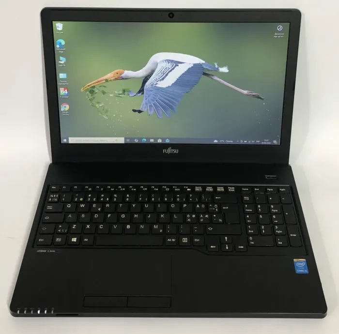 Ноутбук Fujitsu LifeBook A555 / 15.6" (1366x768) TN / Intel Core i3-5005U (2 (4) ядра по 2.0 GHz) / 8 GB DDR3 / 128 GB SSD / Intel HD Graphics 5500 / WebCam / Win 10 Pro б/в - зображення 2