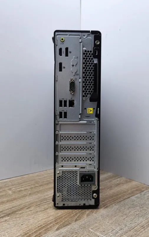 Комп'ютер Lenovo ThinkCentre M70s SFF / Intel Core i3-10100 (4 (8) ядра по 3.6 - 4.3 GHz) / 16 GB DDR4 / 256 GB SSD M.2 / Intel UHD Graphics 630 б/в - зображення 6