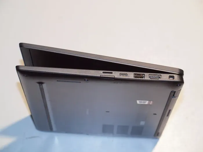 Ультрабук Dell Latitude 7420 / 14" (1920x1080) IPS / Intel Core i7-1185G7 (4 (8) ядра по 3.0 - 4.8 GHz) / 16 GB DDR4 / 512 GB SSD / Intel Iris Xe Graphics / WebCam б/в - зображення 7