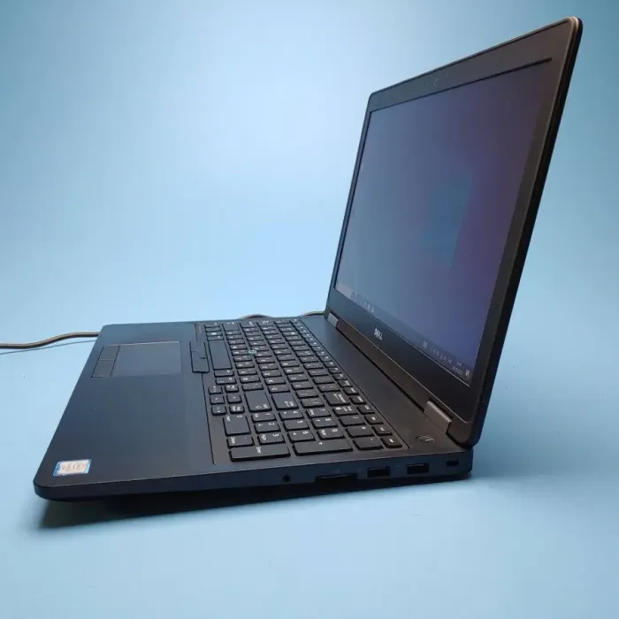 Ігровий ноутбук Dell Precision 3510 / 15.6" (1366x768) TN / Intel Core i7-6820HQ (4 (8) ядра по 2.7 - 3.6 GHz) / 8 GB DDR4 / 128 GB SSD / AMD Radeon R9 M360, 2 GB GDDR5, 128-bit / WebCam / Win 10 Pro б/в - зображення 5