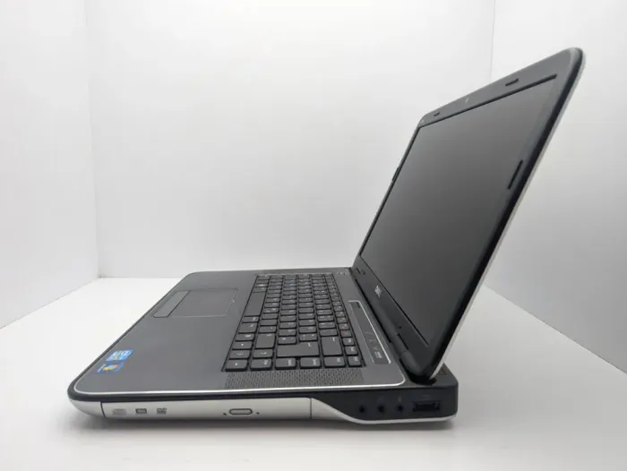 Ігровий ноутбук Dell XPS L502X / 15.6" (1366x768) TN / Intel Core i7-2670QM (4 (8) ядра по 2.2 - 3.1 GHz) / 8 GB DDR3 / 240 GB SSD / nVidia GeForce GT 540M, 2 GB DDR3, 128-bit / WebCam б/в - зображення 6