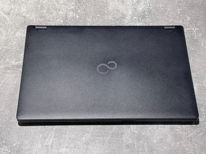 Ноутбук Fujitsu LifeBook E558 / 15.6" (1920x1080) IPS / Intel Core i5-7200U (2 (4) ядра по 2.5 - 3.1 GHz) / 8 GB DDR4 / 240 GB SSD / Intel HD Graphics 620 / WebCam б/в - зображення 5