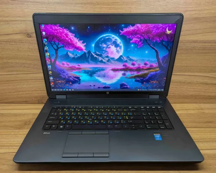 Мобільна робоча станція Б-клас HP zBook 17 G2 / 17.3" (1920x1080) IPS / Intel Core i7-4810MQ (4 (8) ядра по 2.8 - 3.8 GHz) / 16 GB DDR4 / 480 GB SSD / nVidia Quadro K1100M, 2 GB GDDR5, 128-bit / Fingerprint / Windows 10 б/в - зображення 2