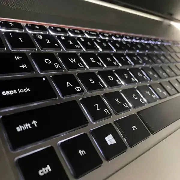 Ноутбук HP Envy 17 / 17.3" (1920x1080) TN / Intel Core i7-4700MQ (4 (8) ядра по 2.4 - 3.4 GHz) / 16 GB DDR3 / 256 GB SSD / nVidia GeForce GT 740M, 2 GB DDR3, 64-bit / WebCam / Fingerprint б/в - зображення 6