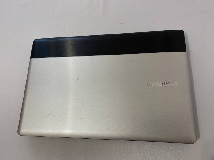 Ноутбук Б-клас Samsung NP300E5A / 15.6" (1366x768) TN / Intel Core i5-2430M (2 (4) ядра по 2.4 - 3.0 GHz) / 8 GB DDR3 / 240 GB SSD / nVidia GeForce GT 520MX, 1 GB GDDR3, 64-bit / WebCam / DVD-ROM б/в - зображення 10