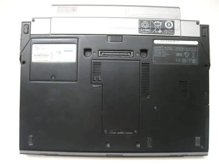 Ноутбук Dell Latitude E4300 / 13.3" (1280x800) TN / Intel Core 2 Duo SP9400 (2 ядра по 2.4 GHz) / 6 GB DDR3 / 128 GB SSD / Intel GMA X4500MHD Graphics / WebCam / DVD-RW б/в - зображення 8