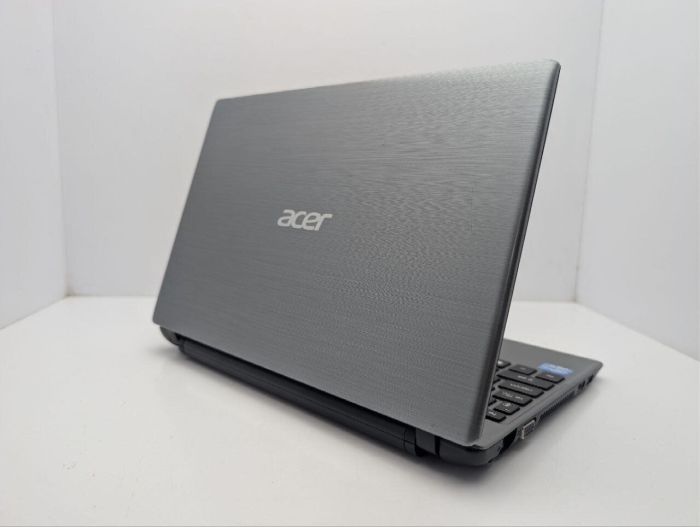 Нетбук Acer Aspire V5-171 / 11.6" (1366x768) TN / Intel Core i3-2377M (2 (4) ядра по 1.5 GHz) / 6 GB DDR3 / 500 GB HDD / Intel GD Graphics / WebCam б/в - зображення 8