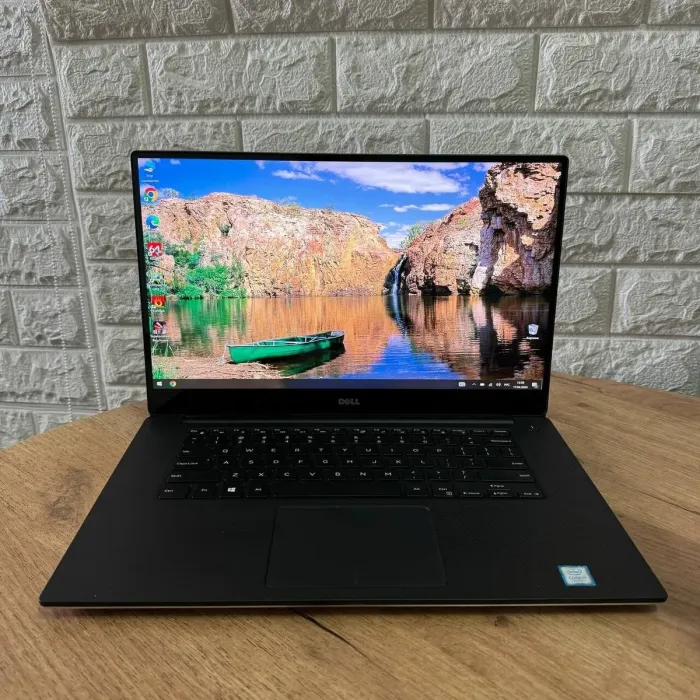 Ігровий ноутбук Б-клас Dell XPS 15 9550 / 15.6" (3840x2160) IPS Touch / Intel Core i5-6300HQ (4 ядра по 2.3 - 3.2 GHz) / 8 GB DDR4 / 256 GB SSD M.2 / nVidia GeForce GTX 960M, 2 GB GDDR5, 128-bit / WebCam б/в - зображення 2