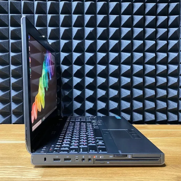 Мобільна робоча станція Б-клас Dell Precision M4700 / 15.6" (1366x768) TN / Intel Core i7-2820QM (4 (8) ядра по 2.3 - 3.4 GHz) / 24 GB DDR3 / 128 GB SSD / AMD Radeon HD 6700M, 1 GB GDDR5, 64-bit / WebCam б/в - зображення 6