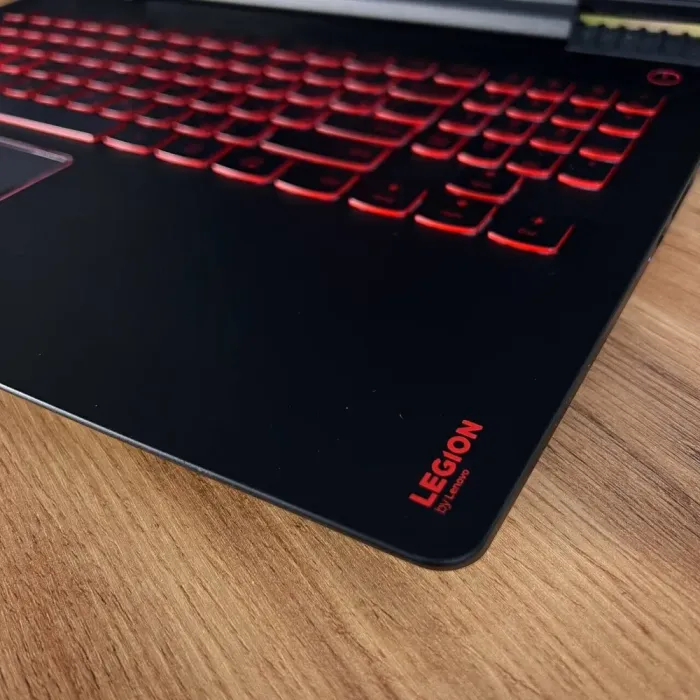 Ігровий ноутбук Lenovo Legion Y520-15IKBN / 15.6" (1920x1080) IPS / Intel Core i5-7300HQ (4 ядра по 2.5 - 3.5 GHz) / 16 GB DDR4 / 1000 GB SSD M.2 / nVidia GeForce GTX 1050 Ti, 4 GB GDDR5, 128-bit / WebCam б/в - зображення 9