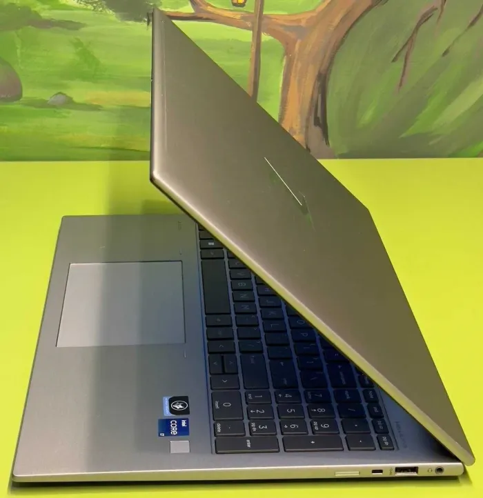 Мобільна робоча станція HP Zbook FireFly 16 G9 / 16" (1920x1200) IPS / Intel Core i7-1255U (10 (12) ядер по 3.5 - 4.7 GHz) / 16 GB DDR5 / 512 GB SSD / nVidia Quadro T550, 4 GB GDDR6, 64-bit / WebCam / TouchID б/в - зображення 4