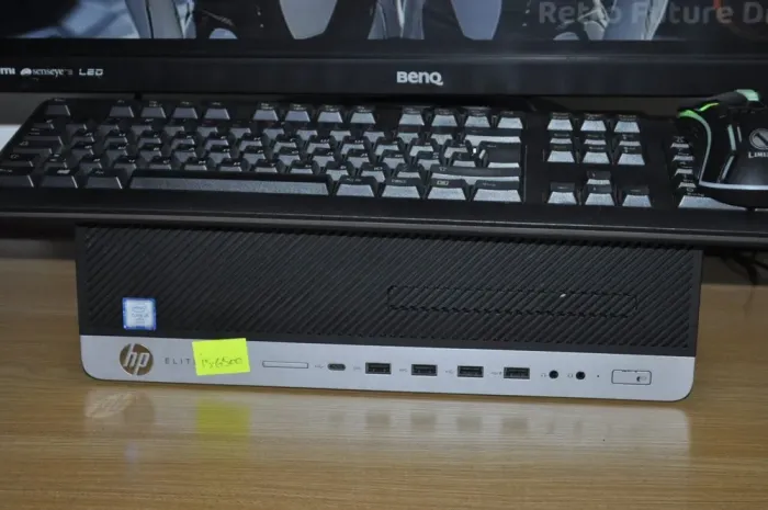 Комплект: HP EliteDesk 800 G3 SFF / Intel Core i5-6500 (4 ядра по 3.2 - 3.6 GHz) / 8 GB DDR4 / 240 GB SSD + 250 GB HDD / Intel HD Graphics 530 / DVD-ROM + Монітор Acer BL2405HT / 24" (1920x1080) TN / DVI, HDMI + Windows 11 P б/в - зображення 5