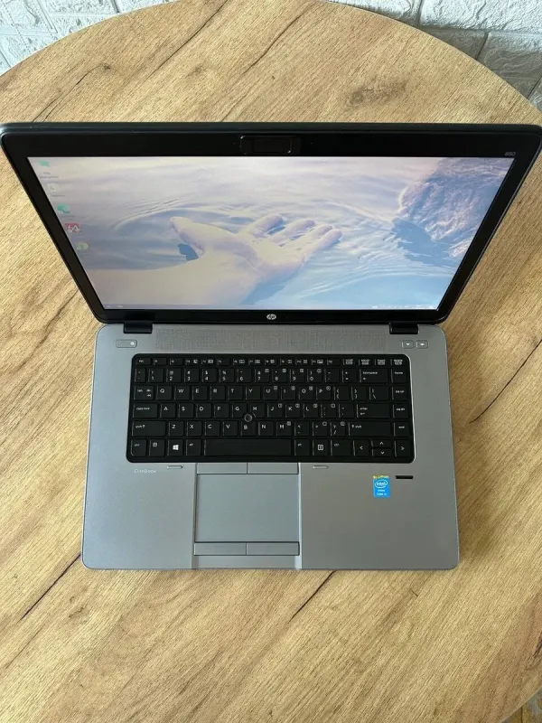 Ноутбук Б-клас HP EliteBook 850 G1 / 15.6" (1920x1080) TN / Intel Core i5-4200U (2 (4) ядра по 1.6 - 2.6 GHz) / 8 GB DDR3 / 256 GB SSD / Intel HD Graphic 4400 / WebCam / VGA б/в - зображення 3