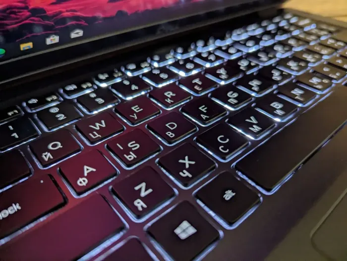 Ноутбук Dell Latitude 5300 / 13.3" (1920x1080) IPS / Intel Core i5-8365U (4 (8) ядра по 1.6 - 4.1 GHz) / 16 GB DDR4 / 512 GB SSD / Intel UHD Graphics / WebCam / Windows 10 б/в - зображення 6