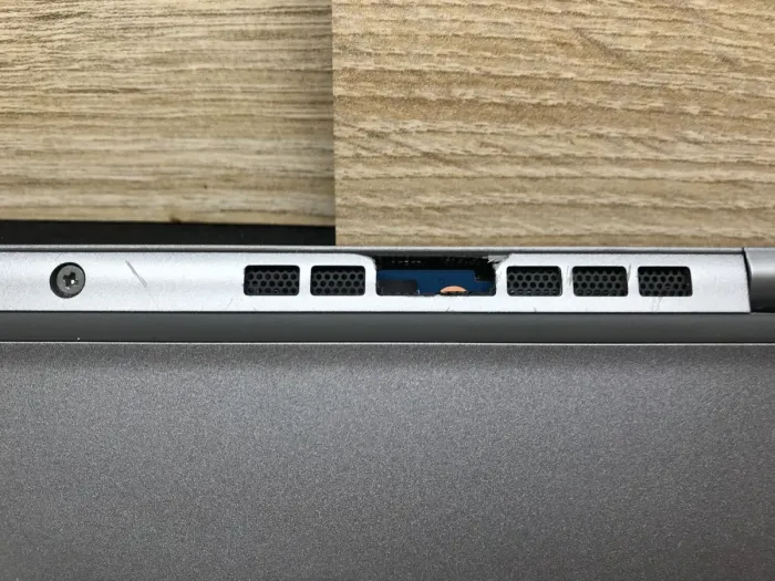 Ультрабук Б-клас Dell Latitude 5320 / 13.3" (1920x1080) IPS / Intel Core i5-1145G7 (4 (8) ядра по 2.6 - 4.4 GHz) / 16 GB DDR4 / 256 GB SSD M.2 / Intel Iris Xe Graphics / WebCam / USB 3.2 / HDMI / Windows 10 б/в - зображення 10