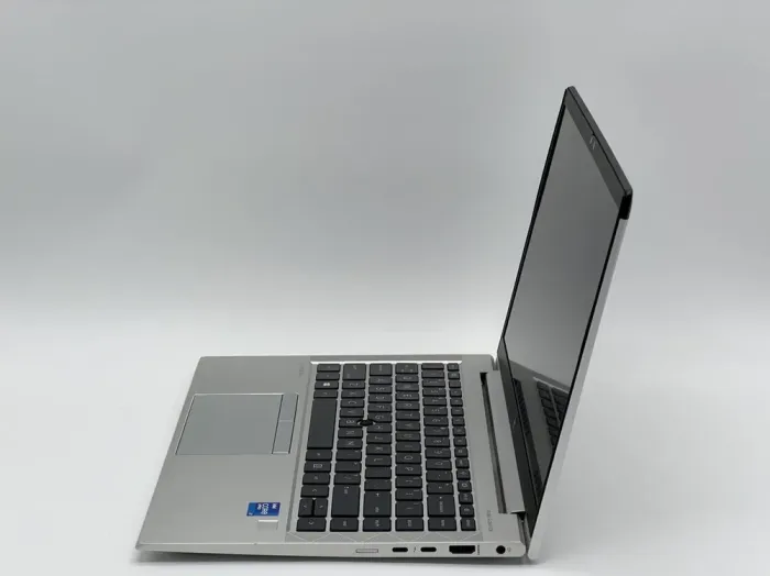Ультрабук HP EliteBook 840 G8 / 14" (1920x1080) IPS / Intel Core i7-1185G7 (4 (8) ядра по 3.0 - 4.8 GHz) / 8 GB DDR4 / 240 GB SSD / Intel Iris Xe Graphics / WebCam / LTE б/в - зображення 4