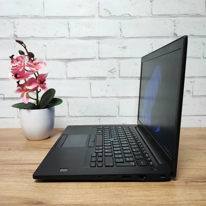 Ультрабук Dell Latitude 7480 / 14" (1920x1080) TN / Intel Core i5-6300U (2 (4) ядра по 2.4 - 3.0 GHz) / 8 GB DDR4 / 128 GB SSD / Intel HD Graphics 520 / WebCam б/в - зображення 4