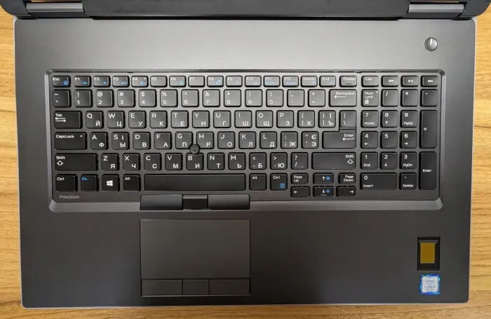 Мобільна робоча станція Dell Precision 7740 / 17.3" (1920x1080) IPS / Intel Core i5-9400H (4 (8) ядра по 2.5 - 4.3 GHz) / 32 GB DDR4 / 256 GB SSD + 500 GB SSD / nVidia Quadro RTX 3000, 6 GB GDDR6, 192-bit / Fingerprint / Windows 10 б/в - зображення 3