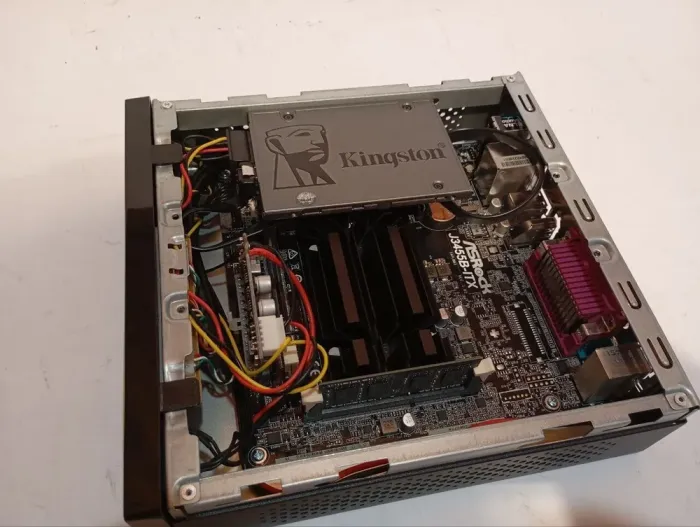 ПК GameMax M200 SFF / Intel Celeron J3455 (4 ядра по 1.5 - 2.3 GHz) / 8 GB DDR3 / 120 GB SSD / Intel HD Graphics 500 б/в - зображення 6