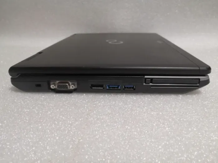 Ноутбук Fujitsu LifeBook S782 / 14" (1600x900) TN / Intel Core i5-3340M (2 (4) ядра по 2.7 - 3.4 GHz) / 4 GB DDR3 / 500 GB HDD / Intel HD Graphics 4000 / WebCam / DVD-ROM / DisplayPort б/в - зображення 4