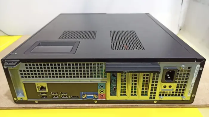 Комп'ютер Б-клас Dell OptiPlex 390 DT / Intel Core i7-2600 (4 (8) ядра по 3.4 - 3.8 GHz) / 16 GB DDR3 / 120 GB SSD + 500 GB HDD / Intel HD Graphics 2000 / DVD-ROM б/в - зображення 3