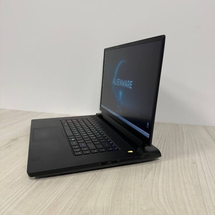 Ігровий ноутбук Б-клас Dell Alienware m17 R5 / 17.3" (1920x1080) IPS / AMD Ryzen 7 6800H (8 (16) ядер по 3.2 - 4.7 GHz) / 16 GB DDR5 / 1000 GB SSD NVMe / nVidia GeForce RTX 3060, 6 GB GDDR6, 192-bit / WebCam б/в - зображення 5