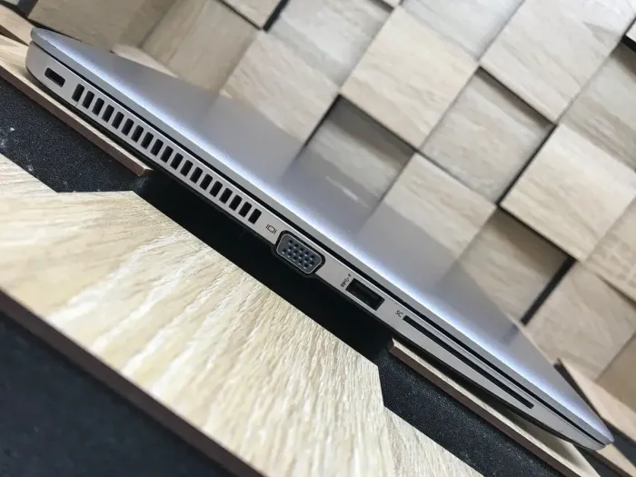 Ноутбук Б-клас HP EliteBook 850 G4 / 15.6" (1920x1080) TN / Intel Core i5-7200U (2 (4) ядер по 2.5 - 3.1 GHz) / 8 GB DDR4 / 256 GB SSD / Intel HD Graphics 620 / WebCam / Fingerprint б/в - зображення 6