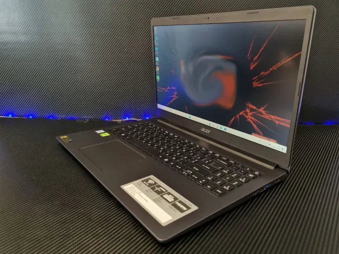 Ноутбук Acer Aspire 3 A315-55KG / 15.6" TN / Intel Core i3-7020U (2(4) ядра по 2.3GHz) / 8GB DDR4 / 240GB SSD / GeForce MX130, 2GB GDDR5, 64-bit / WebCam / HDMI б/в - зображення 4