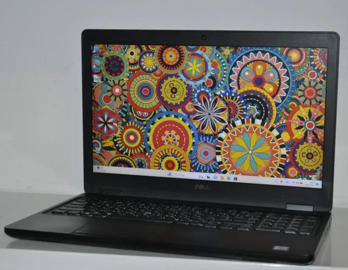 Ультрабук Dell Latitude 5590 / 15.6" (1920x1080) IPS / Intel Core i5-7300U (2 (4) ядра по 2.6 - 3.5 GHz) / 16 GB DDR4 / 256 GB SSD / Intel UHD Graphics 620 / WebCam / Windows 11 Pro б/в - зображення 8