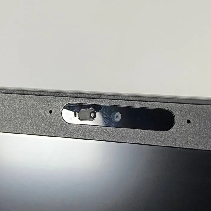 Ультрабук Б-клас Dell Latitude 5511 / 15.6" (1920x1080) IPS / Intel Core i5-10400H (4 (8) ядра по 2.6 - 4.6 GHz) / 16 GB DDR4 / 500 GB SSD / nVidia GeForce MX250, 2 GB GDDR5, 64-bit / WebCam / TouchID б/в - зображення 3