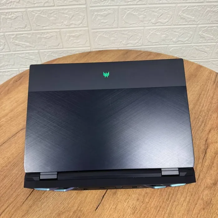 Ігровий ноутбук Б-клас Acer Predator Helios 300 PH315-55 / 15.6" (2560x1440) IPS / Intel Core i7-12700H (14 (20) ядер по 2.3 - 4.7 GHz) / 16 GB DDR5 / 512 GB SSD / nVidia GeForce RTX 3070 Ti, 8 GB GDDR6, 256-bit / WebCam б/в - зображення 3