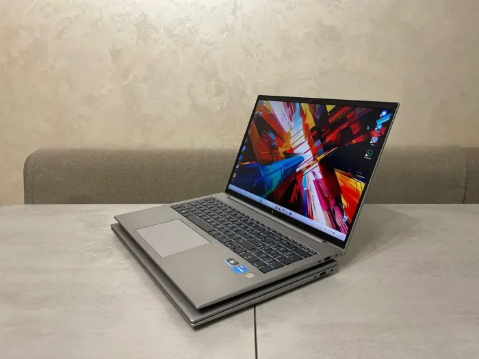 Мобільна робоча станція HP ZBook Firefly 16 G9 / 16" (1920x1200) IPS / Intel Core i5-1240P (12 (16) ядер по 3,3 - 4,4 ГГц) / 16 ГБ DDR5 / 1000 ГБ SSD M.2 / Intel Iris Xe Graphics / WebCam / Fingerprint б/в - зображення 6