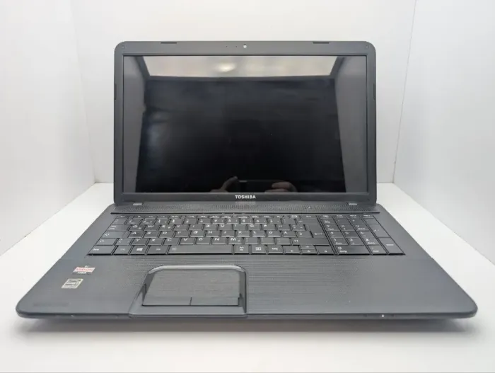 Ноутбук Toshiba Satellite C870D / 17.3" (1600x900) TN / AMD E1-1200 (2 ядра по 1.4 GHz) / 6 GB DDR3 / 120 GB SSD / AMD Radeon HD 7330, 1 GB GDDR3, 64-bit / WebCam б/в - зображення 3