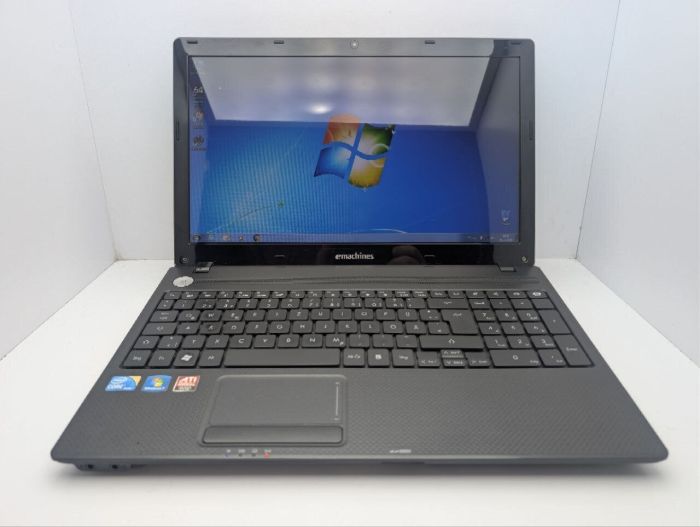 Ноутбук Acer eMachines E732 / 15.6" (1366x768) TN / Intel Core i3-370M (2 (4) ядра по 2.4 GHz) / 6 GB DDR3 / 500 GB HDD / AMD Radeon HD 5470, 512 MB GDDR5, 64-bit / WebCam / DVD-ROM б/в - изображение 2