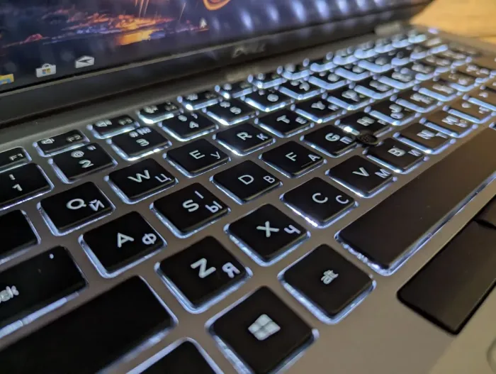 Ультрабук Dell Latitude 5410 / 14" (1920x1080) IPS / Intel Core i5-10310U (4 (8) ядра по 1.7 - 4.4 GHz) / 16 GB DDR4 / 512 GB SSD / Intel UHD Graphics / HDMI / Windows 10 б/в - зображення 6