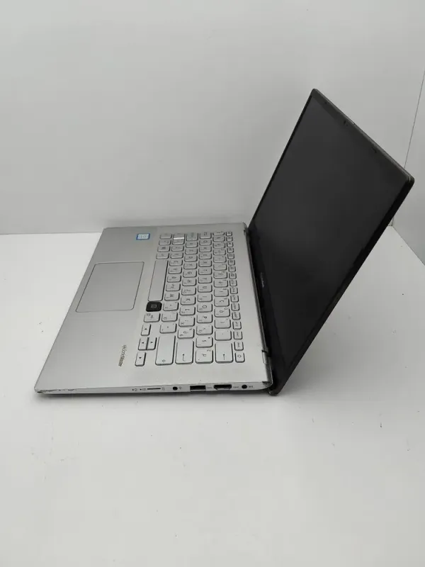 Ноутбук Asus VivoBook 14 X420UA / 14" (1920x1080) TN / Intel Core i3-8130U (2 (4) ядра по 2.2 -3.4 GHz) / 8 GB DDR4 / 240 GB SSD / Intel UHD Graphics 620 / WebCam б/в - зображення 6