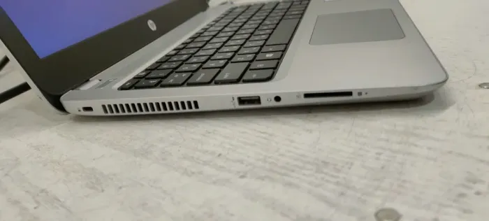 Ультрабук Б-класс HP ProBook 430 G4 / 13.3" TN / Core i5-7200U (2(4) ядра по 2.5-3.1 GHz) / 8GB DDR4 / 120GB SSD / HD Graphics 620 / WebCam / АКБ NEW б/в - зображення 4