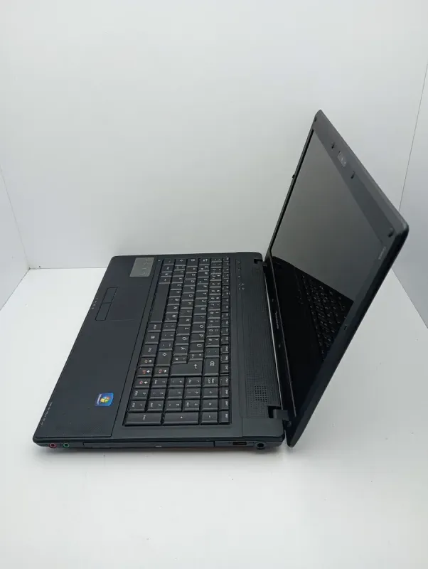 Ноутбук Lenovo G560 / 15.6" (1366x768) TN / Intel Core i3-370M (2 (4) ядра по 2.4 GHz) / 8 GB DDR3 / 320 GB HDD / Intel HD Graphics / WebCam б/в - зображення 6