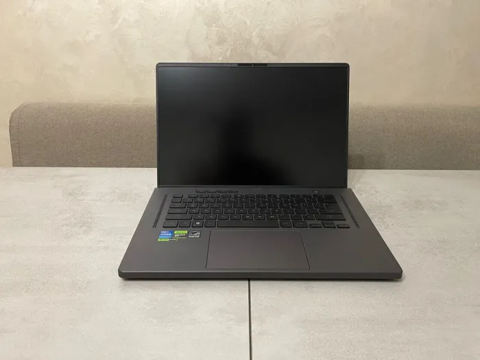 Ігровий ноутбук Asus ROG Zephyrus G16 GU603 / 15.6" (1920x1080) IPS / Intel Core i7-13620H (10 (16) ядер по 3,6 - 4,9 ГГц) / 16 ГБ DDR4 / 512 ГБ SSD M.2 / nVidia GeForce RTX 4060, 8 ГБ GDDR6, 128-bit / WebCam б/в - зображення 3