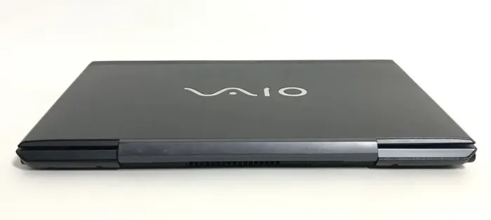 Ноутбук Б-клас Sony Vaio VPC-SB1A9E / 13.3" (1366x768) TN / Intel Core i7-2620M (2 (4) ядра по 2.7 - 3.4 GHz) / 8 GB DDR3 / 128 GB SSD / AMD Radeon HD 6630M, 1 GB GDDR3, 128-bit / WebCam / DVD-ROM / Win 10 Pro б/в - зображення 3