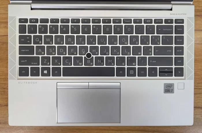 Ультрабук HP EliteBook 840 G7 / 14" (1920x1080) IPS / Intel Core i7-10610U (4 (8) ядра по 1.8 - 4.9 GHz) / 16 GB DDR4 / 1000 GB SSD / Intel UHD Graphics / WebCam / Fingeprint / Windows 10 б/в - зображення 3