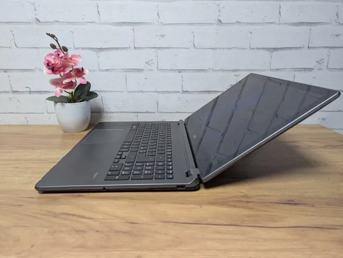 Ноутбук Б-клас Acer Aspire V5 ZRQ / 15.6" (1366x768) TN Touch / Intel Core i5-4200U (2 (4) ядра по 1.6 - 2.6 GHz) / 8 GB DDR3 / 128 GB SSD / nVidia GeForce GT 750M, 4 GB GDDR5, 128-bit / WebCam б/в - зображення 7