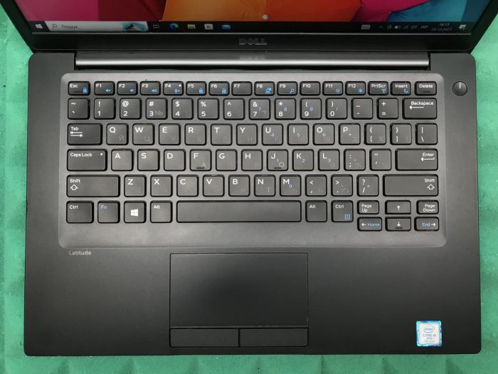 Ноутбук Б-клас Dell Latitude 7480 / 14" (1920x1080) IPS / Intel Core i5-7300U (2 (4) ядра по 2.6 - 3.5 GHz) / 8 GB DDR4 / 256 GB SSD M.2 / Intel HD Graphics 620 / WebCam / HDMI б/в - зображення 3