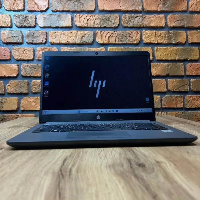 Ноутбук HP 240 G8 / 14" (1920x1080) IPS / Intel Core i7-1065G7 (4 (8) ядра по 1.3 - 3.9 GHz) / 8 GB DDR4 / 256 GB SSD / Intel Iris Plus Graphics / WebCam б/в - зображення 3