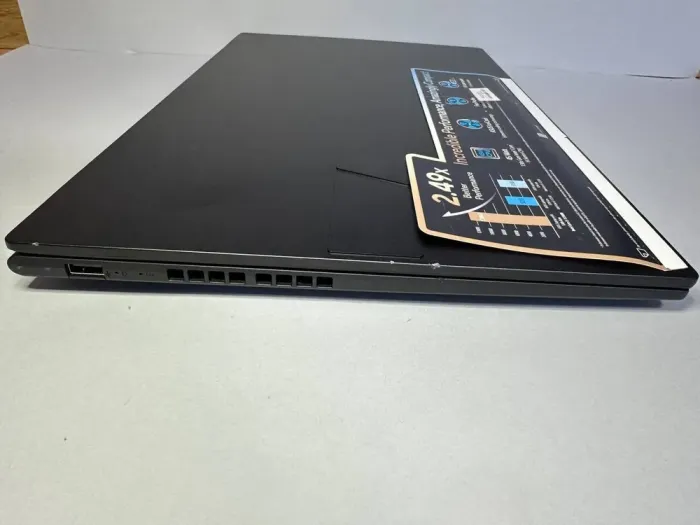 Ультрабук Asus Vivobook 17x k3704v / 17.3" (1920х1080) TN / Intel Core i9-13900H (14 (20) ядер по 4.1 - 5.4 GHz) / 16 GB DDR4 / 1000 GB SSD / Intel Iris Xe Graphics / WebCam б/в - зображення 4