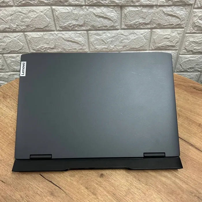 Ігровий ноутбук Lenovo IdeaPad Gaming 3 15ARH7 / 15.6" (1920x1080) IPS / AMD Ryzen 5 7535HS (6 (12) ядер по 3.3 - 4.55 GHz) / 8 GB DDR5 / 512 GB SSD / nVidia GeForce RTX 2050, 4 GB GDDR6, 64-bit / WebCam б/в - зображення 3