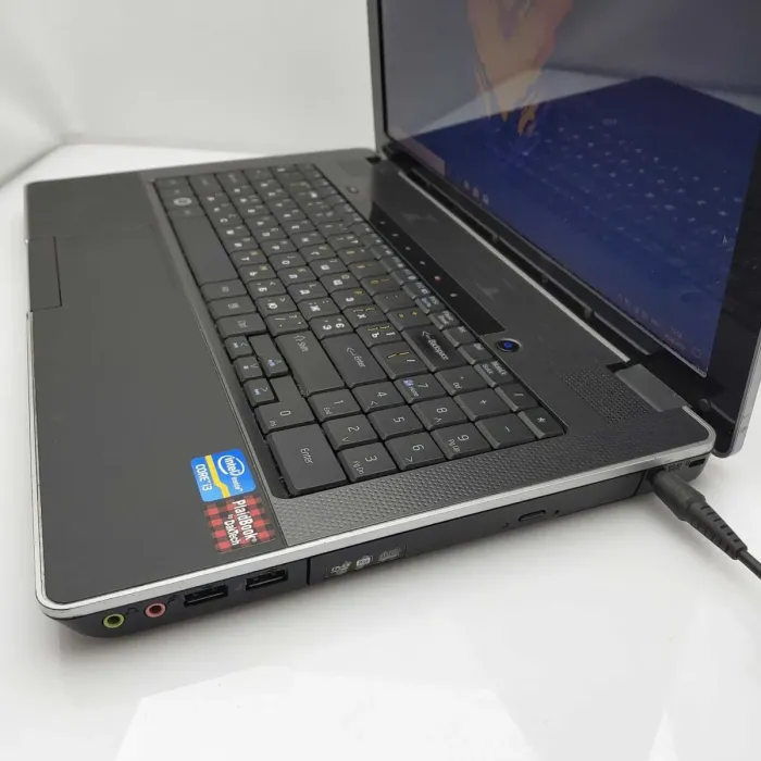 Ноутбук Б класс DakTech PlaidBook SP15R-UMA Grey 15.6" TN / Intel Core i3-2310M (2(4) ядра по 2.1 GHz) / 4 GB DDR3 / 320GB HDD / WebCam / HDMI б/в - зображення 4
